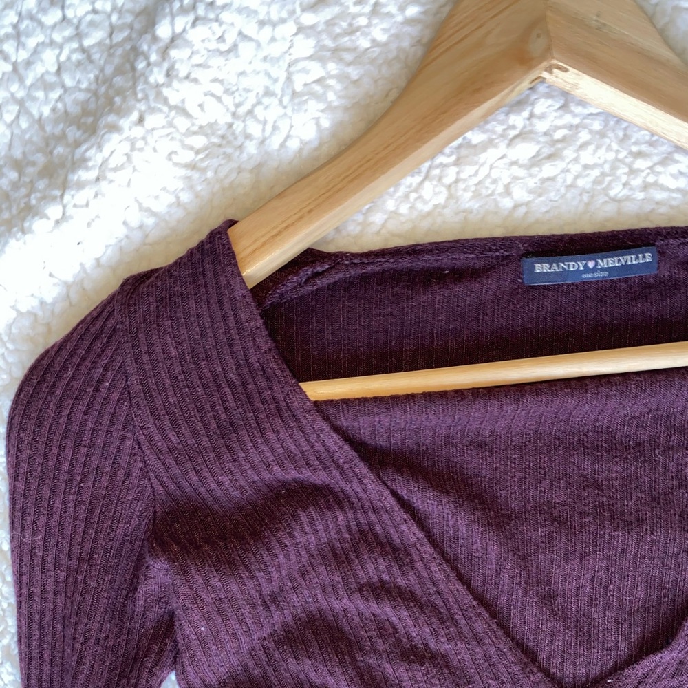 Long sleeve V neck